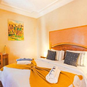 Camera standard con letto king size